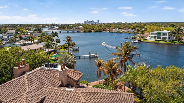 4300 13TH WAY NE, St Petersburg, FL 33703