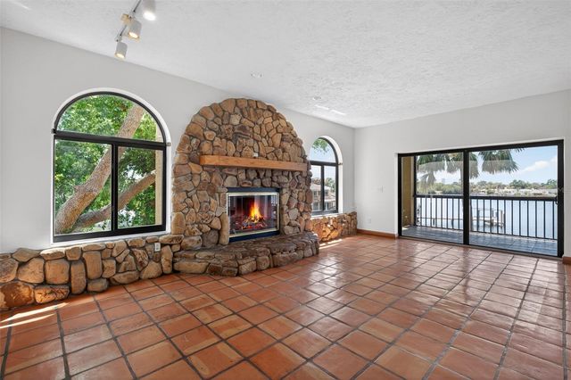 4300 13TH WAY NE, St Petersburg, FL 33703