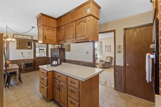 2487 Highway 52, E, Portland, TN 37148