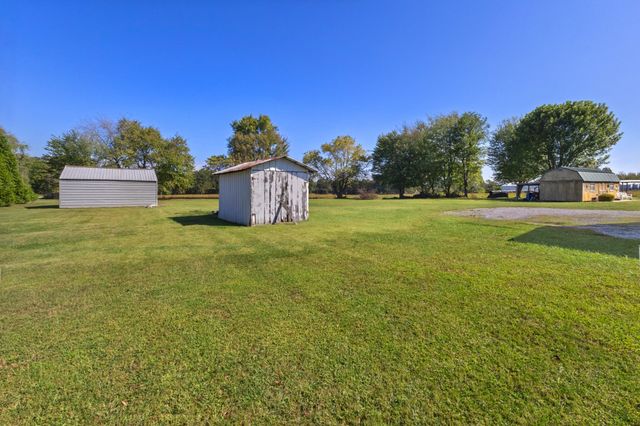 2487 Highway 52, E, Portland, TN 37148