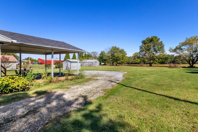 2487 Highway 52, E, Portland, TN 37148