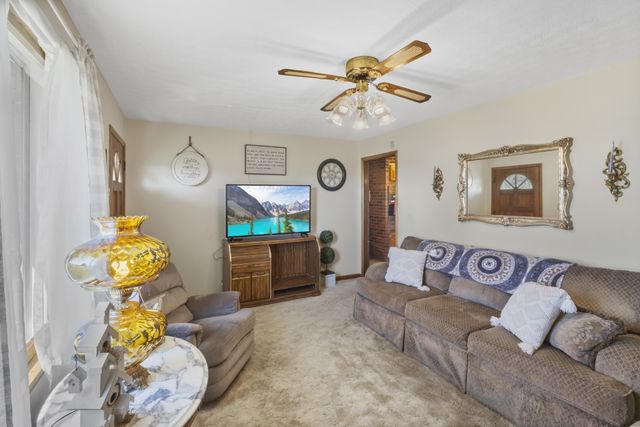 2487 Highway 52, E, Portland, TN 37148