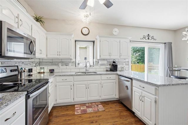 801 SW 35th Street, Lee's Summit, MO 64082