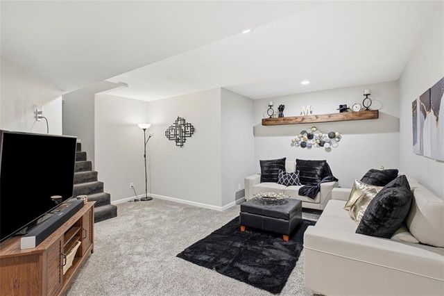 801 SW 35th Street, Lee's Summit, MO 64082