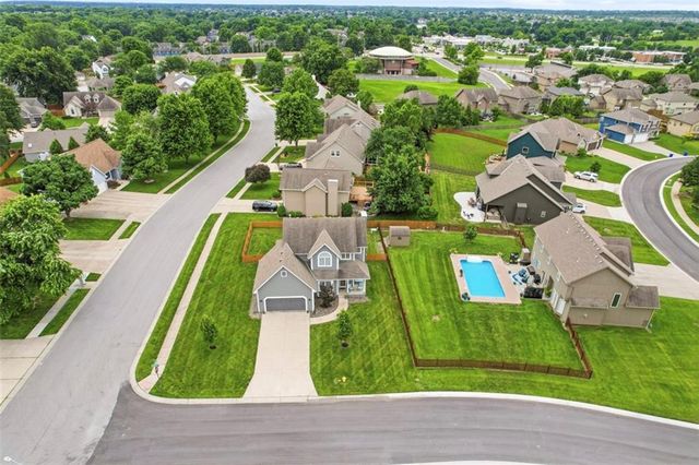 801 SW 35th Street, Lee's Summit, MO 64082