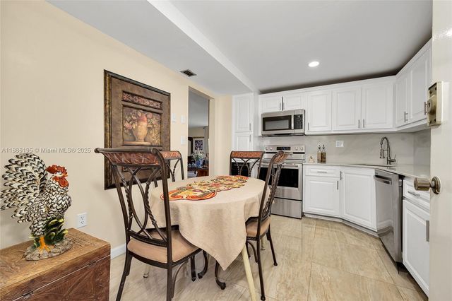 2750 NE 183rd St 2204, Aventura, FL 33160