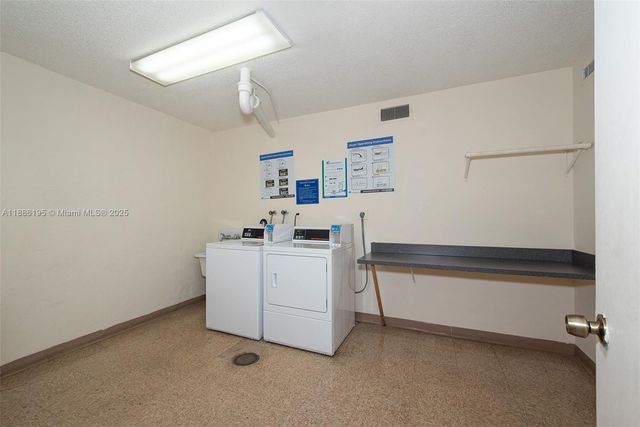 2750 NE 183rd St 2204, Aventura, FL 33160