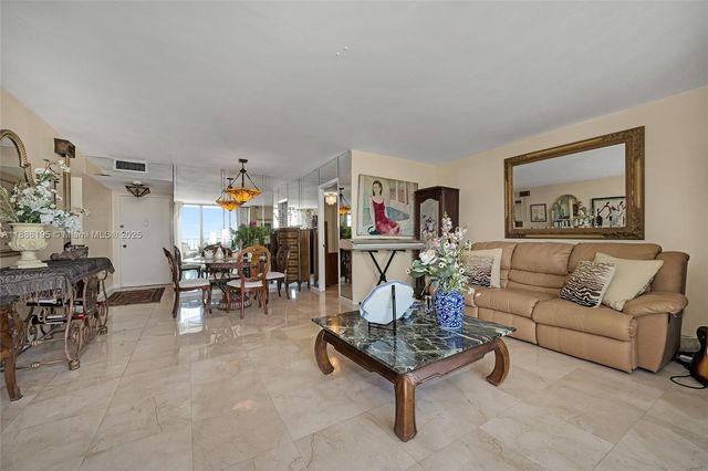 2750 NE 183rd St 2204, Aventura, FL 33160