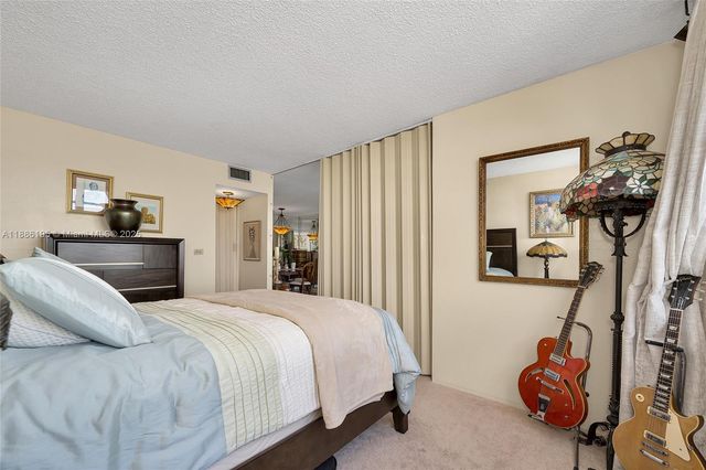 2750 NE 183rd St 2204, Aventura, FL 33160