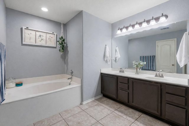 4405 Woodstock DR, Georgetown, TX 78633