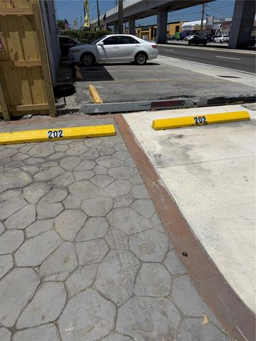 128 W 21st St 202, Hialeah, FL 33010