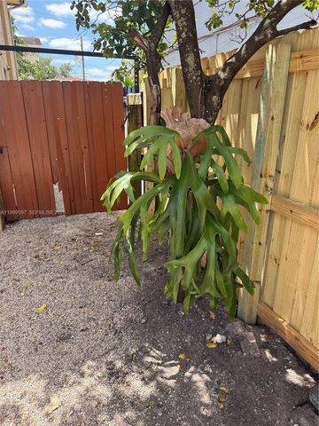 128 W 21st St 202, Hialeah, FL 33010