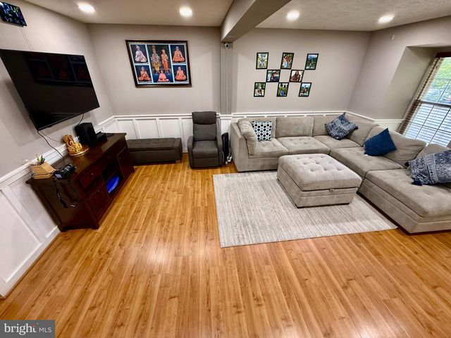6647 CAMBRIA, Elkridge, MD 21075
