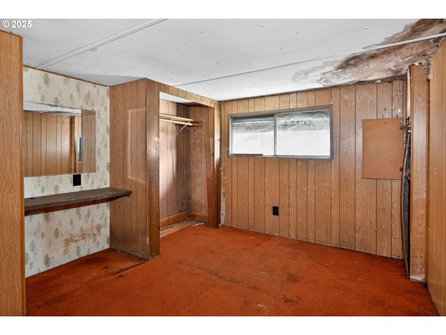 47521 SCHOOL St, Oakridge, OR 97463