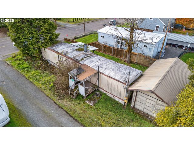 47521 SCHOOL St, Oakridge, OR 97463