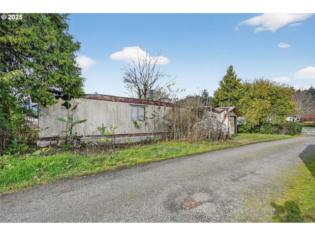 47521 SCHOOL St, Oakridge, OR 97463