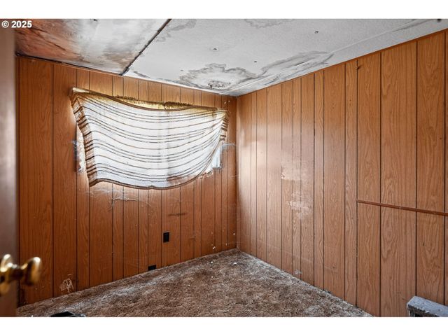 47521 SCHOOL St, Oakridge, OR 97463