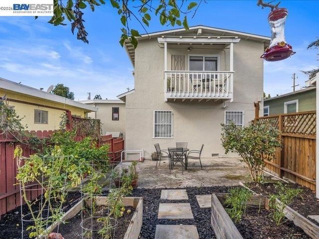 2924 Morcom Ave, Oakland, CA 94619