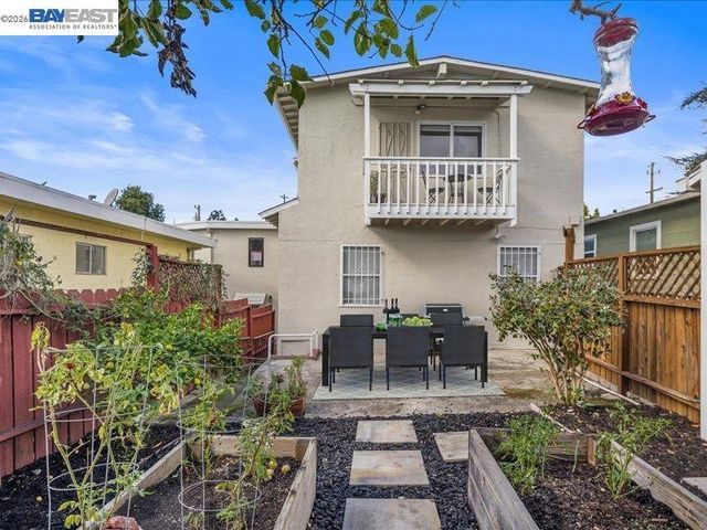 2924 Morcom Ave, Oakland, CA 94619