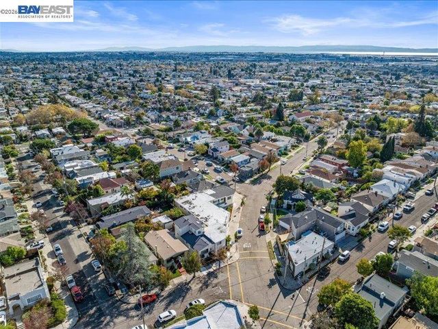 2924 Morcom Ave, Oakland, CA 94619