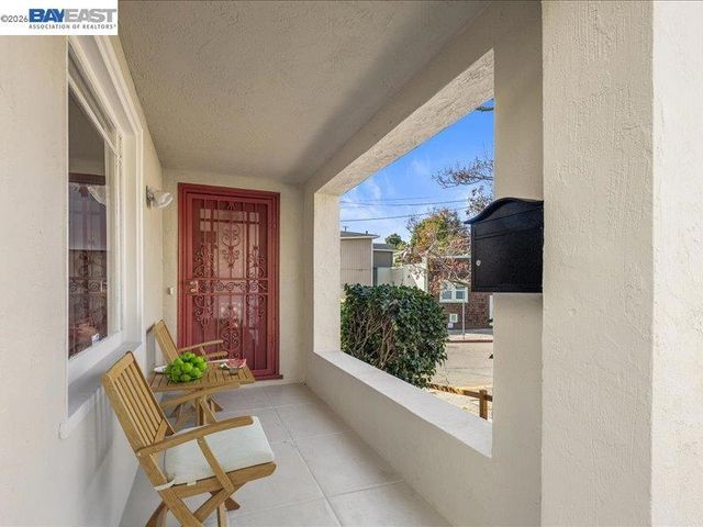 2924 Morcom Ave, Oakland, CA 94619