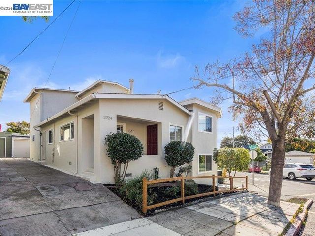 2924 Morcom Ave, Oakland, CA 94619
