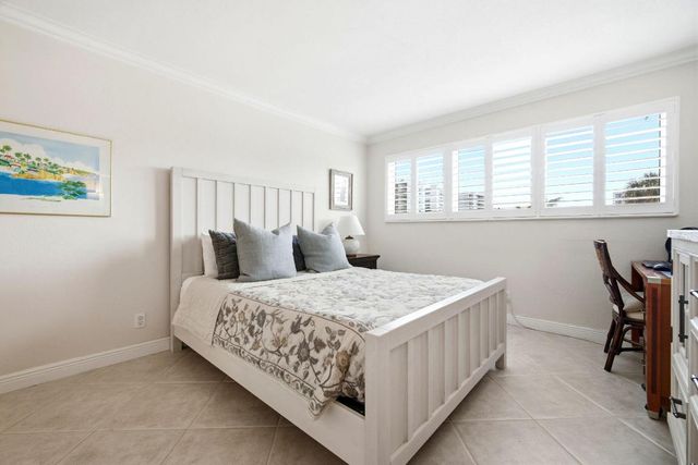 3221 NE 8th Street 305, Pompano Beach, FL 33062