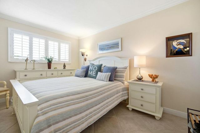 3221 NE 8th Street 305, Pompano Beach, FL 33062