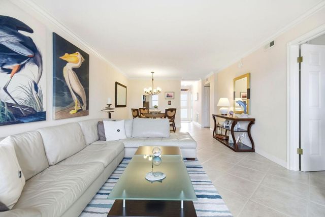 3221 NE 8th Street 305, Pompano Beach, FL 33062