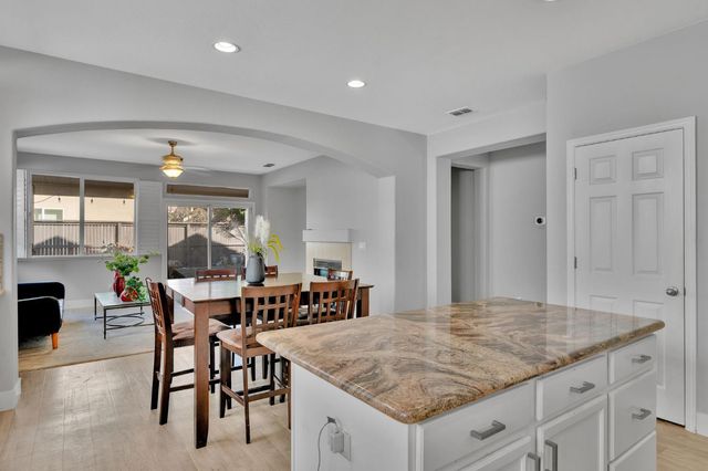 615 Watercolor Ln, West Sacramento, CA 95605