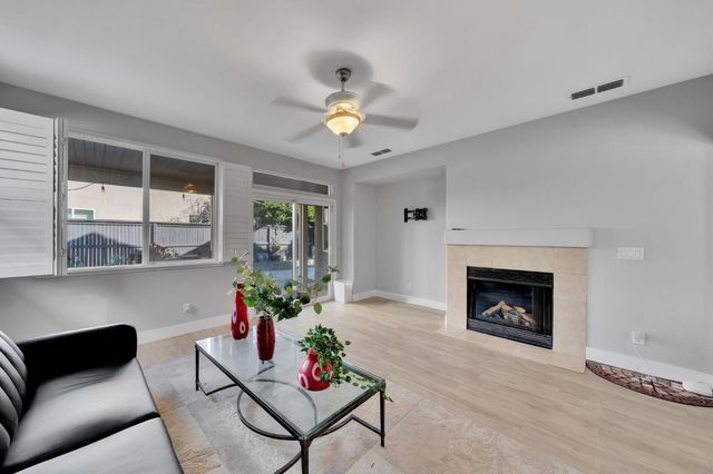 615 Watercolor Ln, West Sacramento, CA 95605