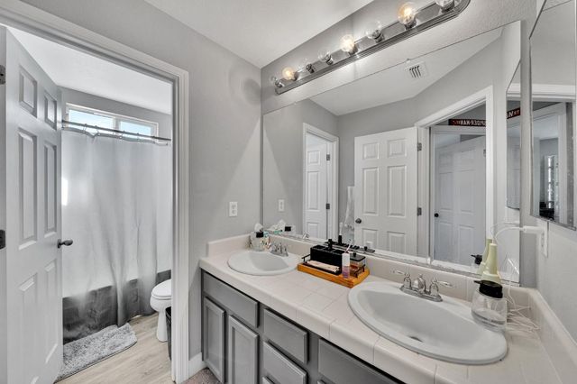 615 Watercolor Ln, West Sacramento, CA 95605