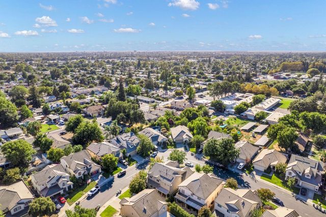615 Watercolor Ln, West Sacramento, CA 95605