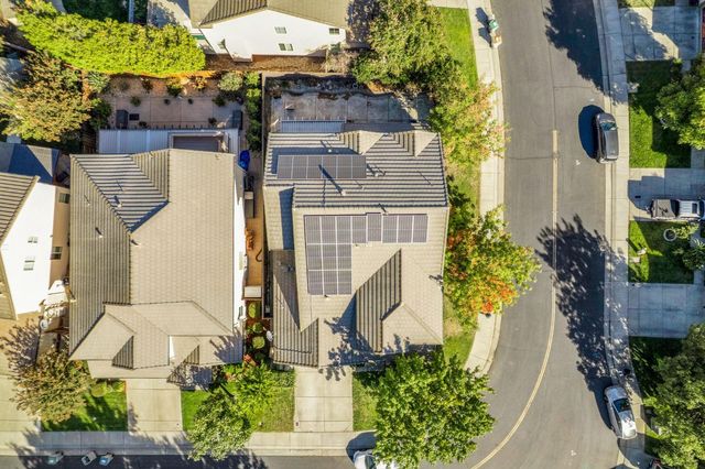 615 Watercolor Ln, West Sacramento, CA 95605