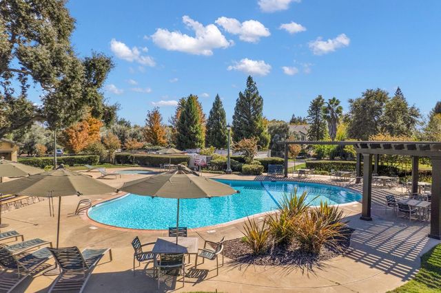 615 Watercolor Ln, West Sacramento, CA 95605