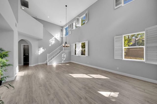 615 Watercolor Ln, West Sacramento, CA 95605