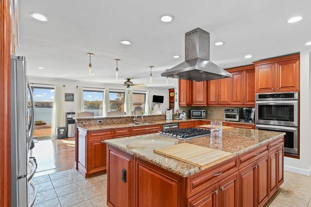 120 Thornhill Drive, Danville, IL 61832