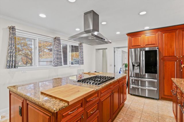 120 Thornhill Drive, Danville, IL 61832