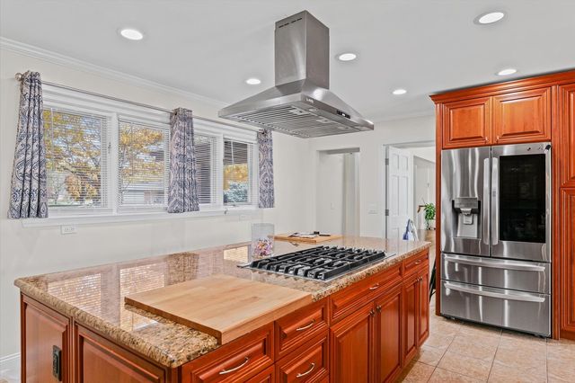 120 Thornhill Drive, Danville, IL 61832