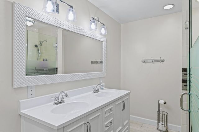 120 Thornhill Drive, Danville, IL 61832