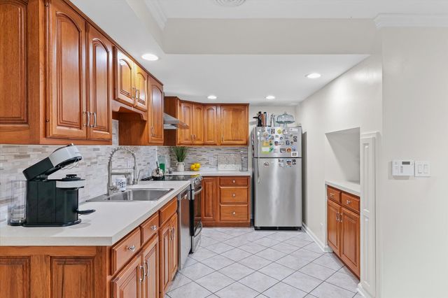 120 Thornhill Drive, Danville, IL 61832