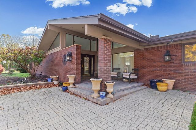 120 Thornhill Drive, Danville, IL 61832