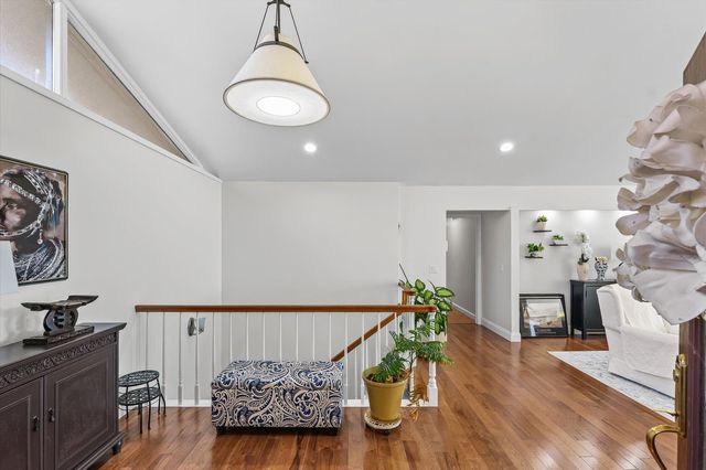 120 Thornhill Drive, Danville, IL 61832