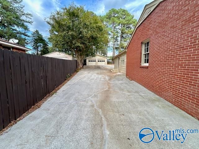 318 Graycroft Drive, Huntsville, AL 35802