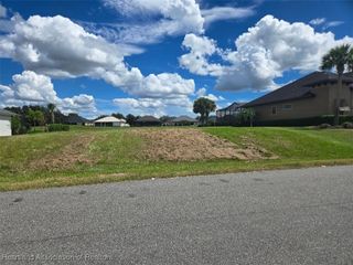 6060 Strafford Oaks Drive, Sebring, FL 33875