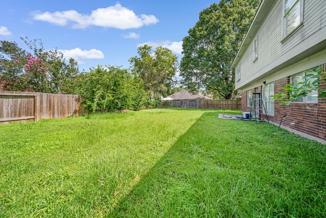 13827 Hallfield Drive, Houston, TX 77014