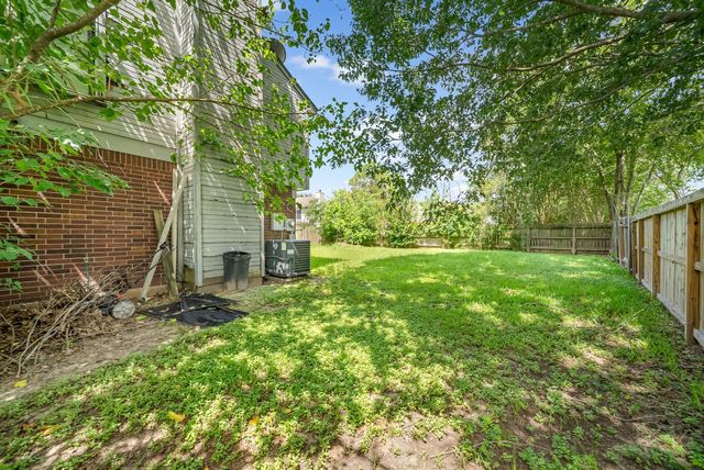 13827 Hallfield Drive, Houston, TX 77014