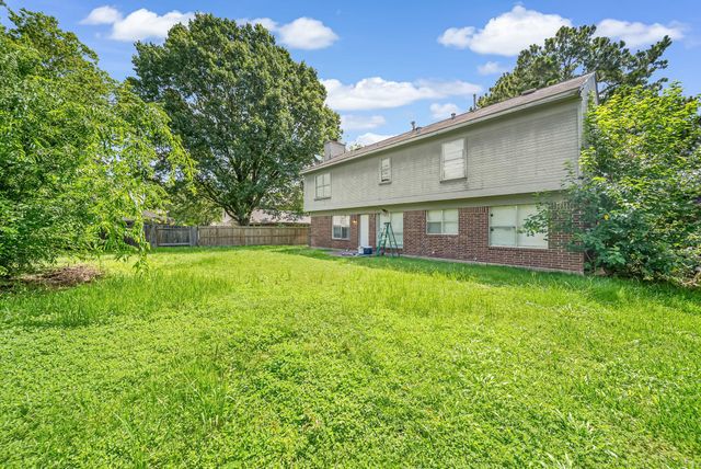 13827 Hallfield Drive, Houston, TX 77014