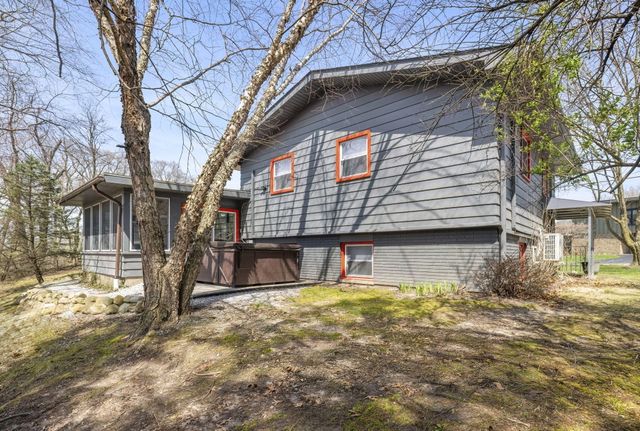48103 Walnut Avenue, New Buffalo, MI 49117