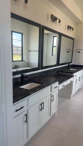 3218 Royal Oaks Hollow Lane, Houston, TX 77082